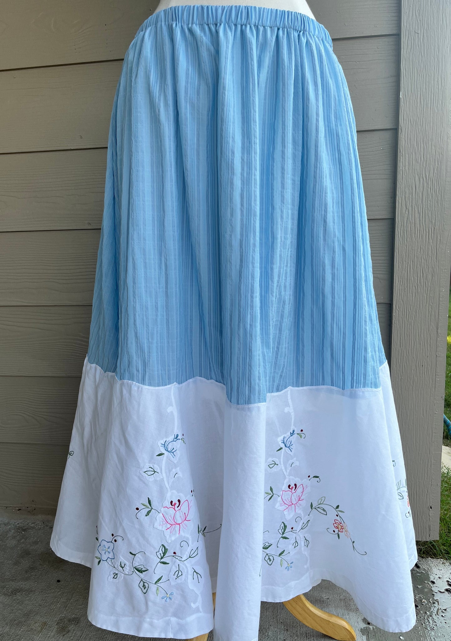 Upcycled Tablecloth Twirly Skirt | M/L