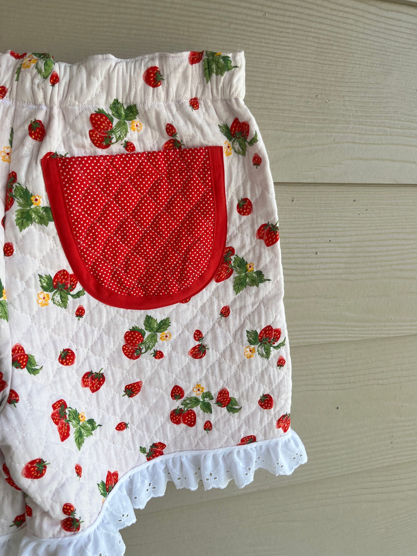 Strawberry Fields Quilted Shorts | XS