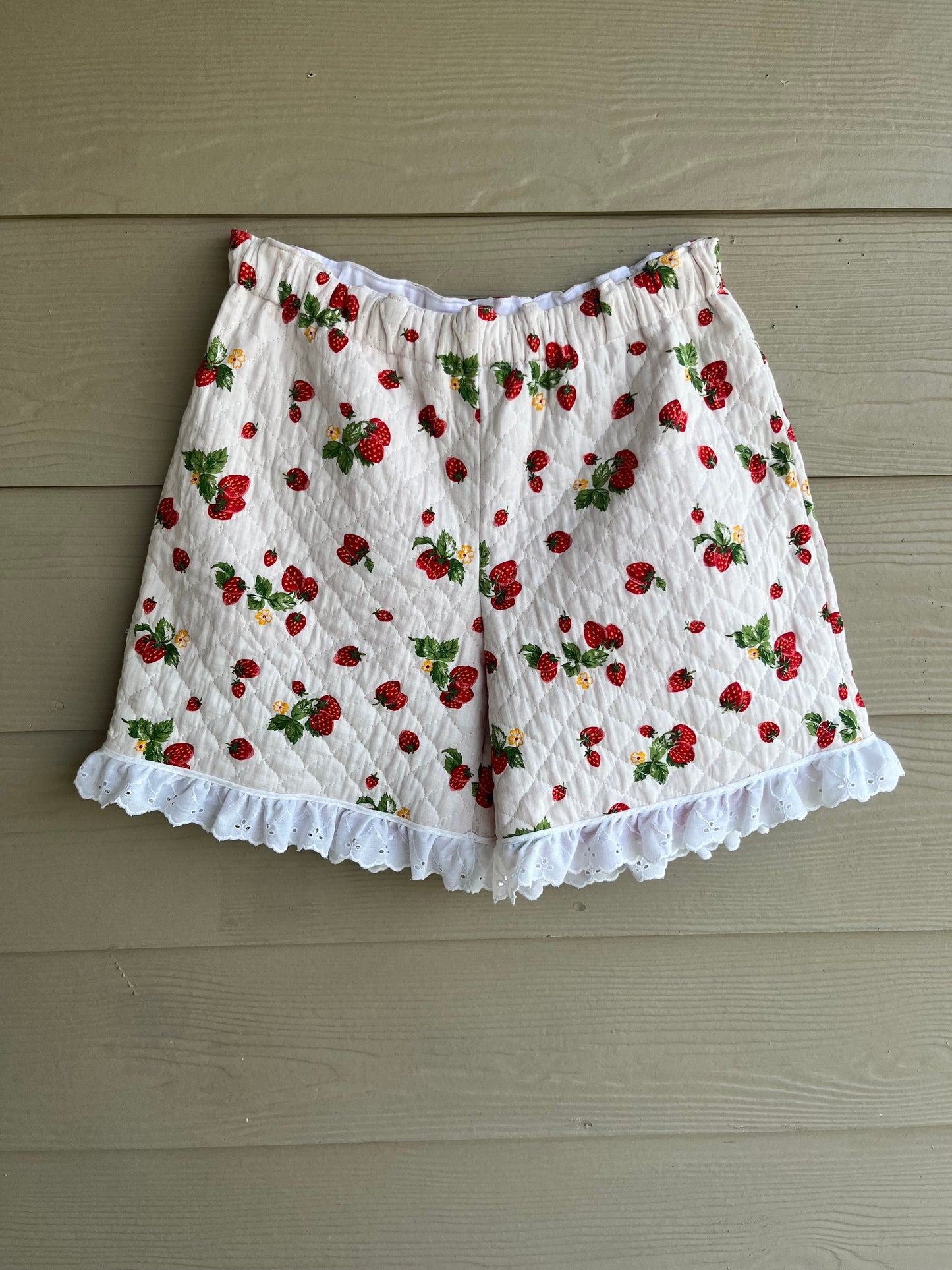 Strawberry Fields Quilted Shorts | XS