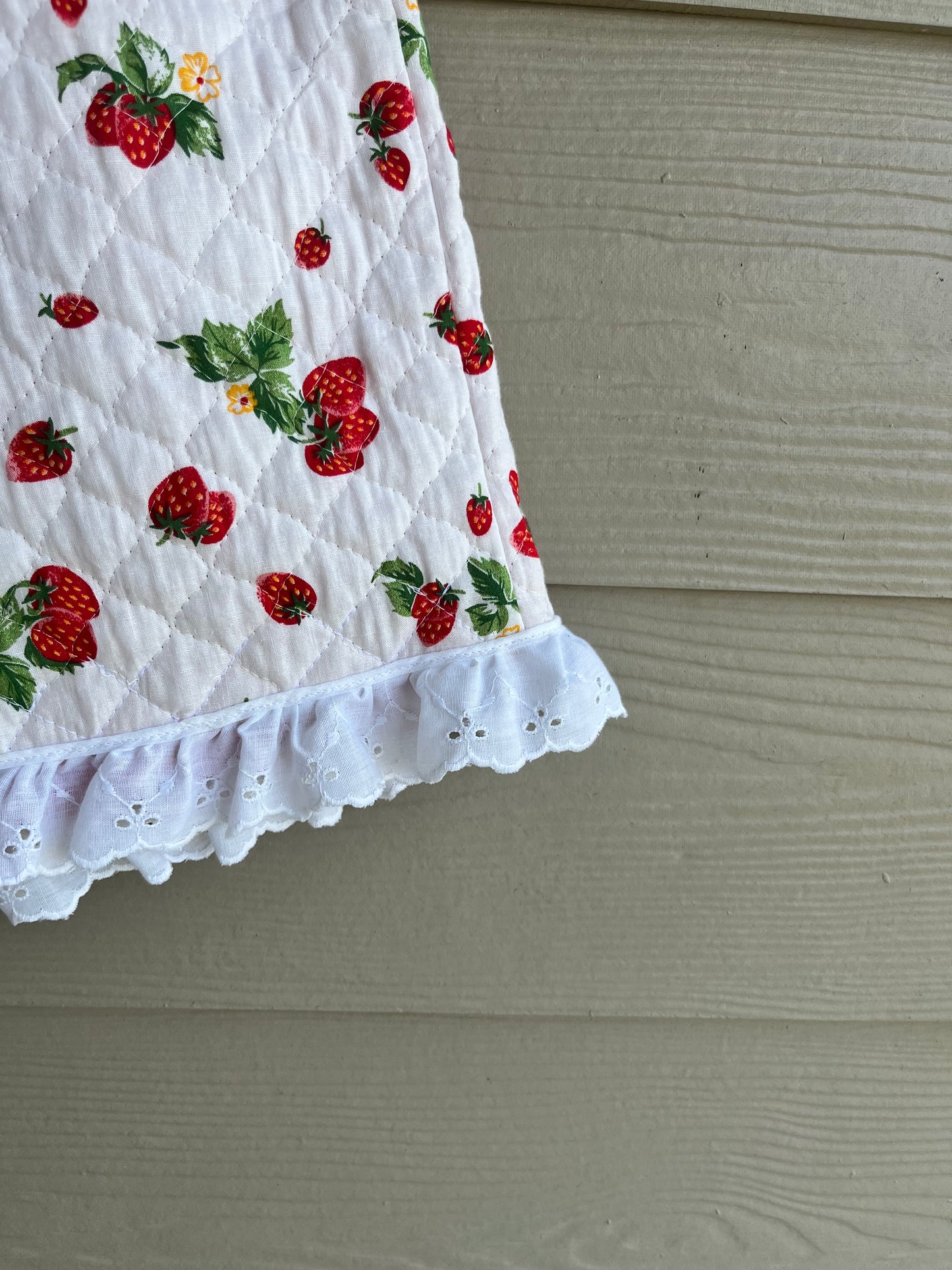 Strawberry Fields Quilted Shorts | XS