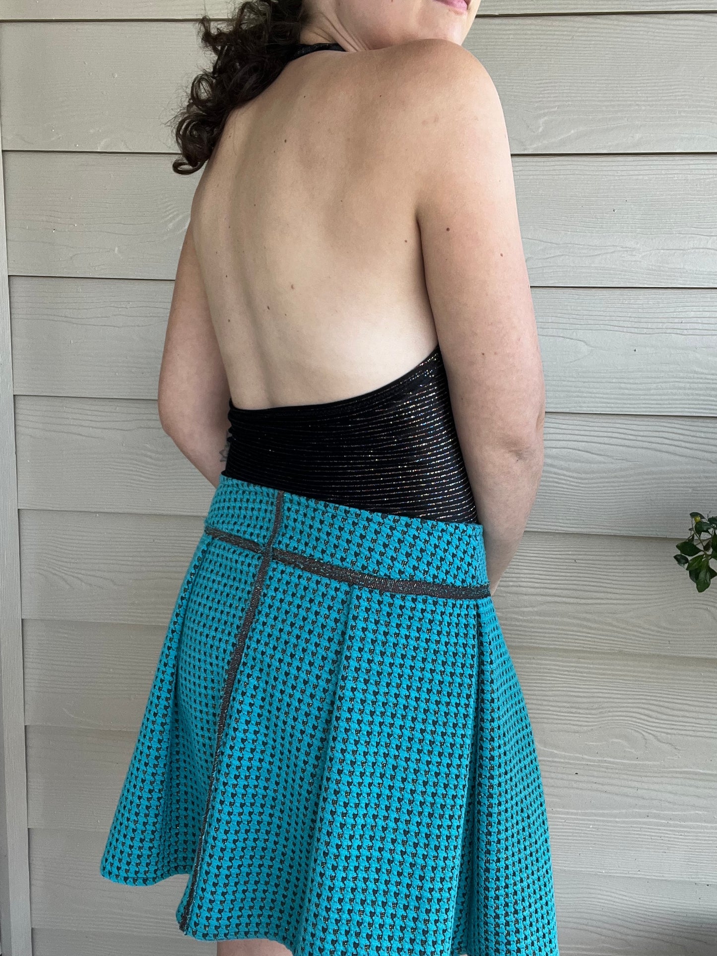 The Brea Pleated Houndstooth Skirt | L