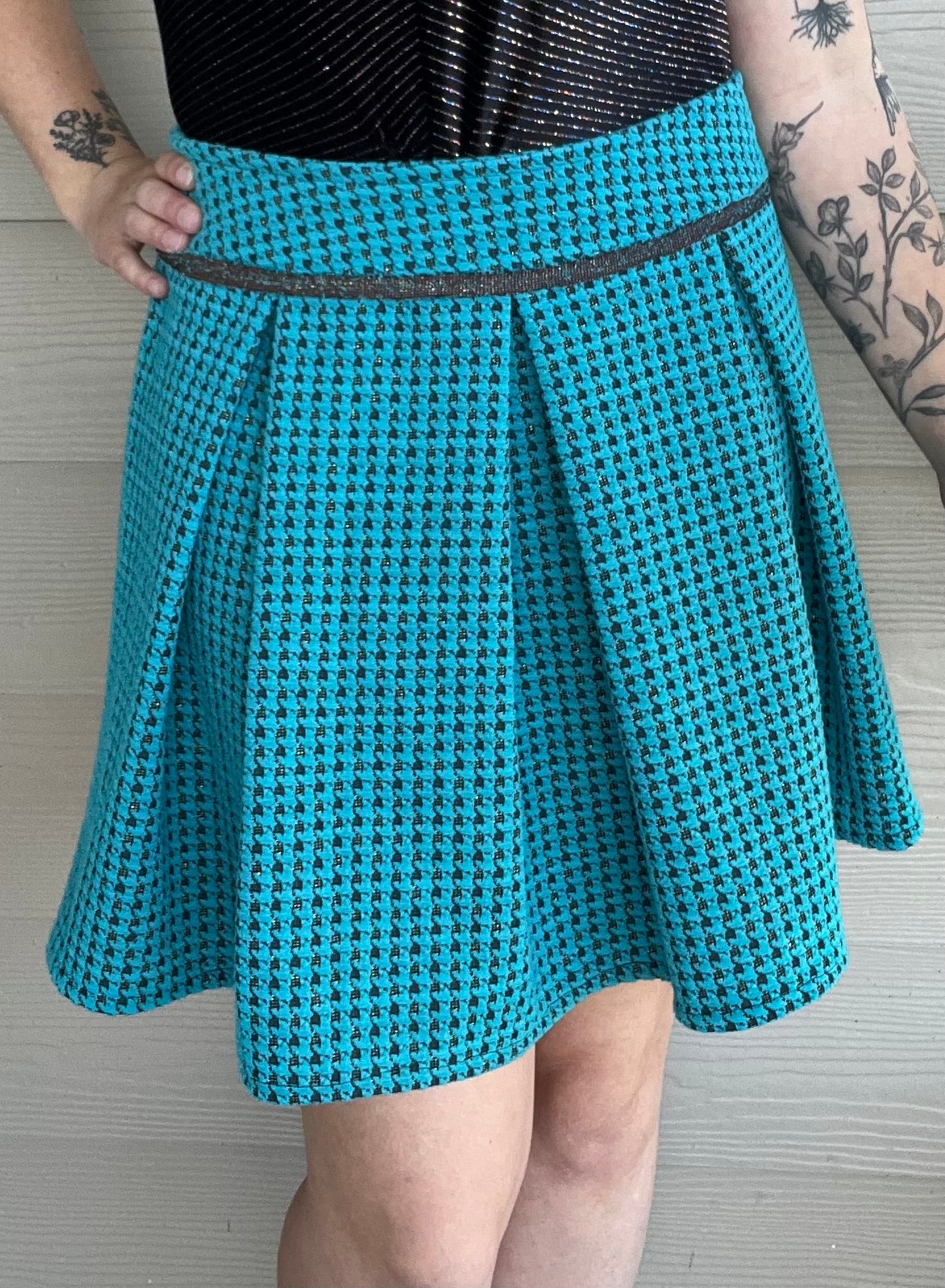 The Brea Pleated Houndstooth Skirt | L