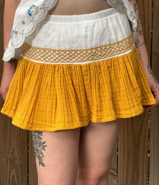 Flirty Gauze Skirt | M