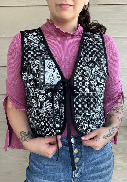 The Sweetheart Reversible Quilted Vest | L