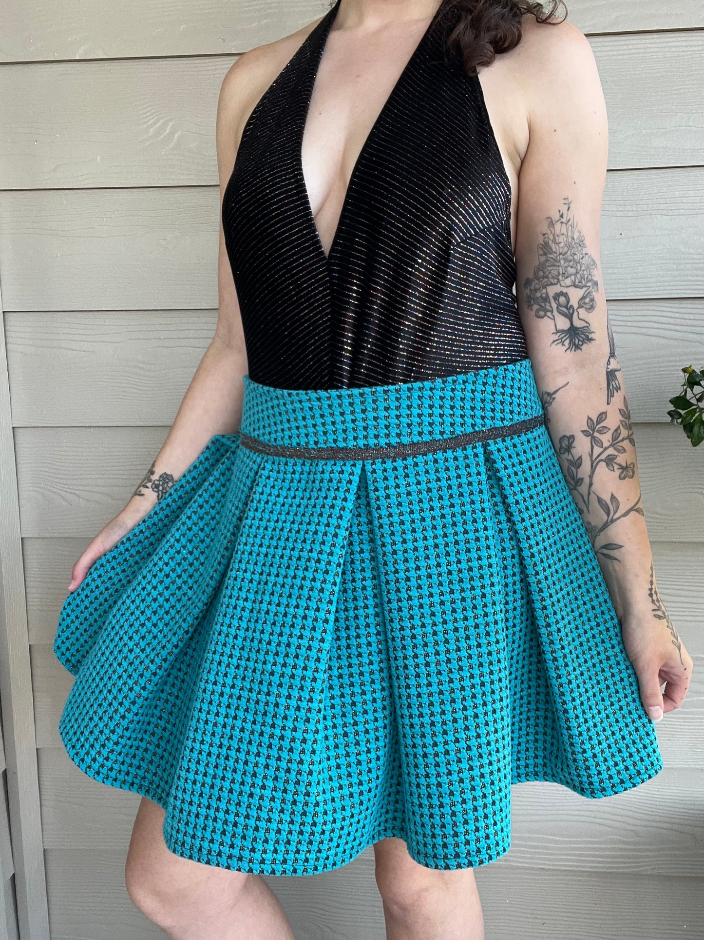 The Brea Pleated Houndstooth Skirt | L